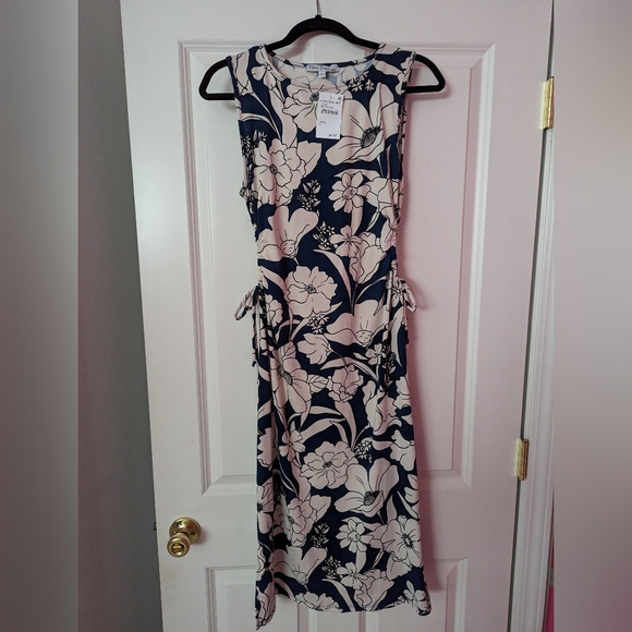 Velvet Torch Side Floral Print Side Cutout Midi Dress - Picture 3 of 5